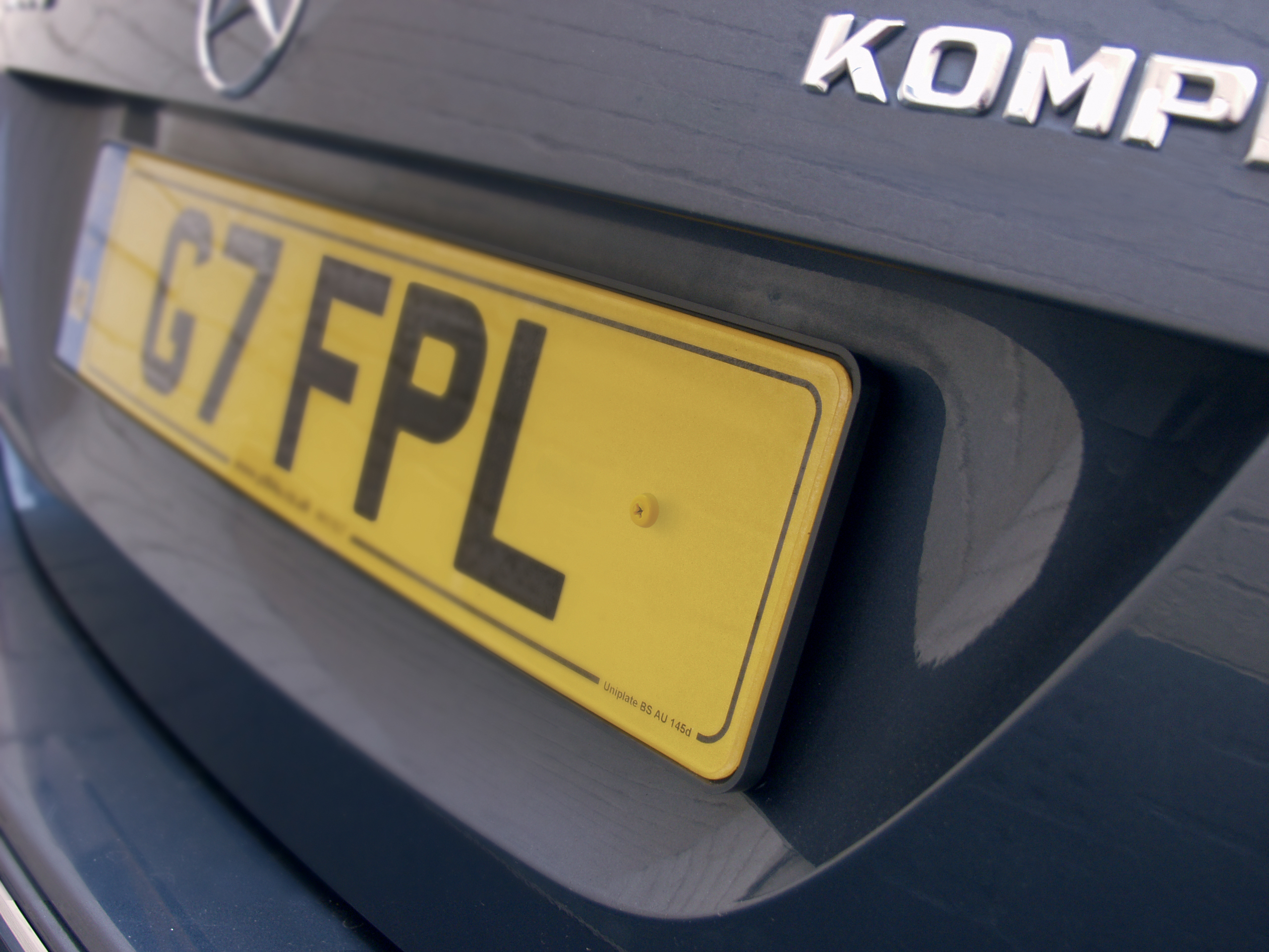 Polytop Numberplate Screws on vehicle registration plate